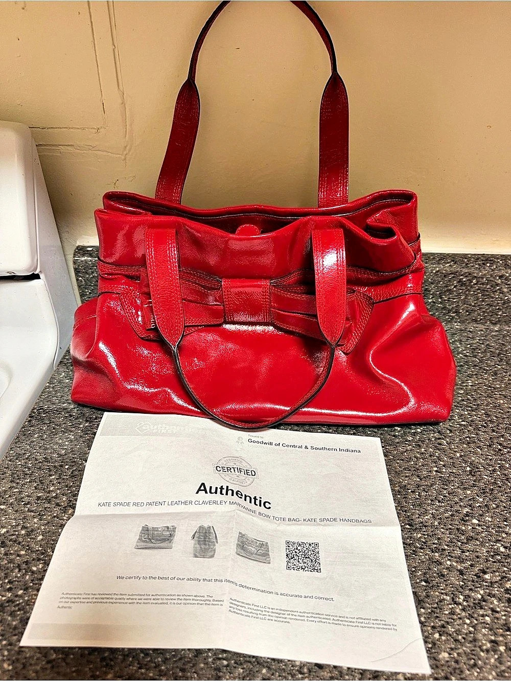 Kate Spade Red Shoulder Bag Like New story book lining